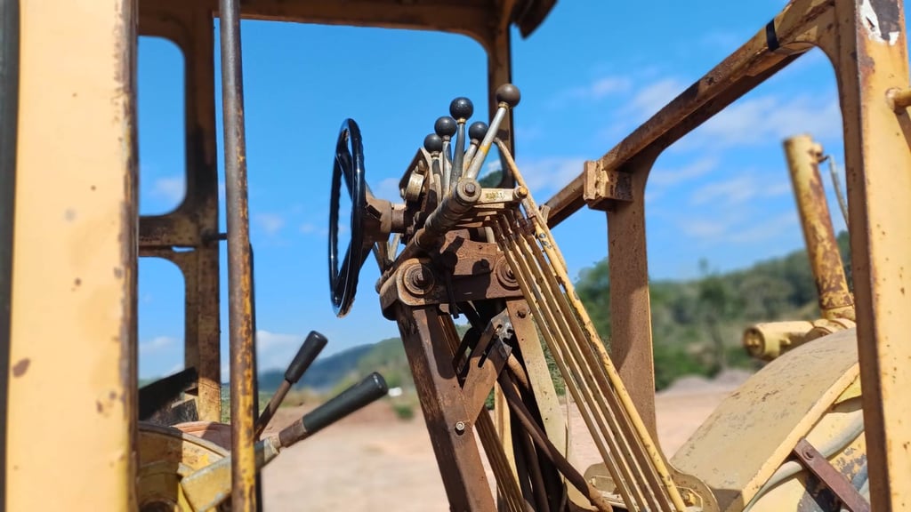 ขาย 680,000 รถเกรด CAT 140 G 4000 เครื่องดี เกียร์แรง ยางดี 