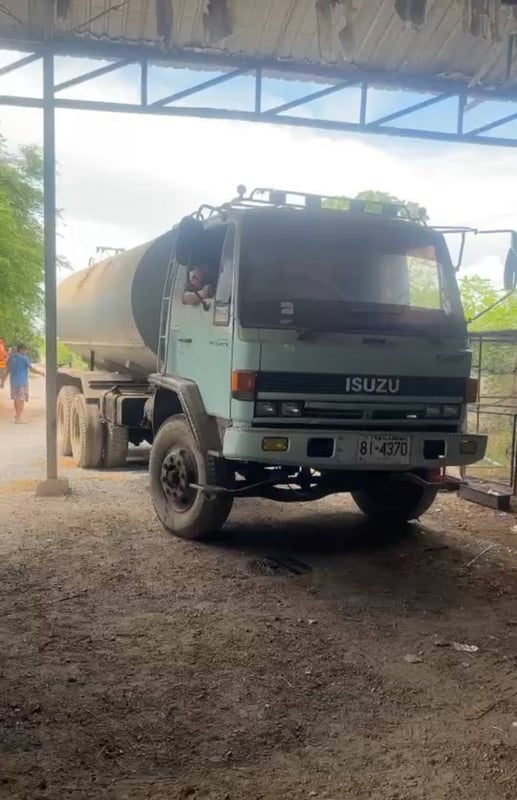 ขาย 395,000 รถ 10 ล้อบรรทุกน้ำ ISUZU ROCKEY 210 หัวบาง ยางดี ครีชซีสวย อุปกรณ์ดูด สเปร์น้ำพร้อม ขาย 395,000 รถ 10 ล้อบรรทุกน้ำ ISUZU ROCKEY 210 หัวบาง ยางดี ครีชซีสวย อุปกรณ์ดูด สเปร์น้ำพร้อม