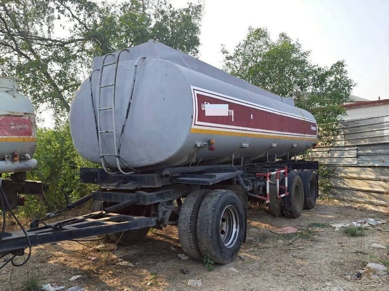 ขาย 129,000 ลูกพ่วงน้ำมันพืช 3 เพลา หรือเอาไปบรรทุกน้ำได้เลย ถังสวยมาก เอกสารเล่มทะเบียนพร้อมโอน 