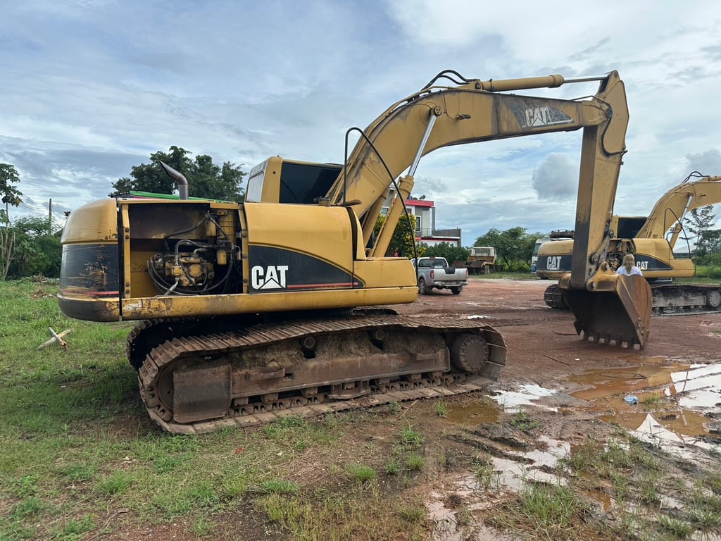 ขาย 490,000 CAT 320 C เล่มทะเบียน ไฟฟ้าครบ เครื่องดี ปั้มแรง เอวแน่น ช่วงล่างสวย ขาย 490,000 CAT 320 C เล่มทะเบียน ไฟฟ้าครบ เครื่องดี ปั้มแรง เอวแน่น ช่วงล่างสวย