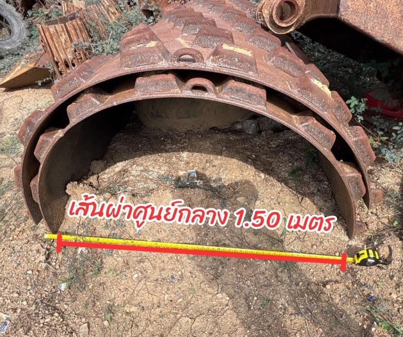 ขาย 95,000 เปลือกหนาม รถบดขนาด 10  ตัน🛑 🚩🚩เหล็กหนา 10  mm🚩🚩 🔰เส้นผ่าศูนย์กลาง 1.50  เมตร 🔰ล้อเหล็กยาว 2.10 เมตร 