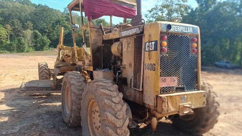 ขาย 680,000 รถเกรด CAT 140 G 4000 เครื่องดี เกียร์แรง ยางดี รถพร้อมใช้ 