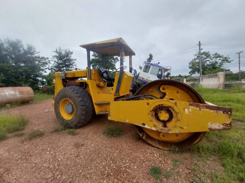 ขาย 335,000 รถบด 10 ตัน BOMAG 212D-2 เครื่องดี 2 เพลา ปั้มสั่นแรง เอวแน่น ยางดี 