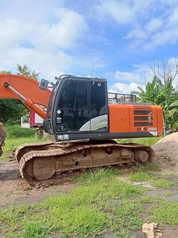 ขาย 890,000 HITACHI ZX 200-5 G เล่มทะเบียน ไฟฟ้าครบ เครื่องดี ปั้มแรง เอวแน่น ช่วงล่างดี 