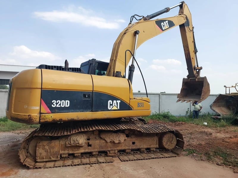 ขาย 490,000 CAT 320 D เล่มทะเบียน ไฟฟ้าครบ เครื่องดี ปั่มแรง เอวแน่น ช่วงล่างสวย 