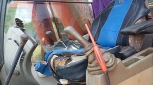 ขาย 750,000 บาท HITACHI ZX200-5G รถสวยพร้อมใช้งาน ขาย 750,000 บาท HITACHI ZX200-5G รถสวยพร้อมใช้งาน