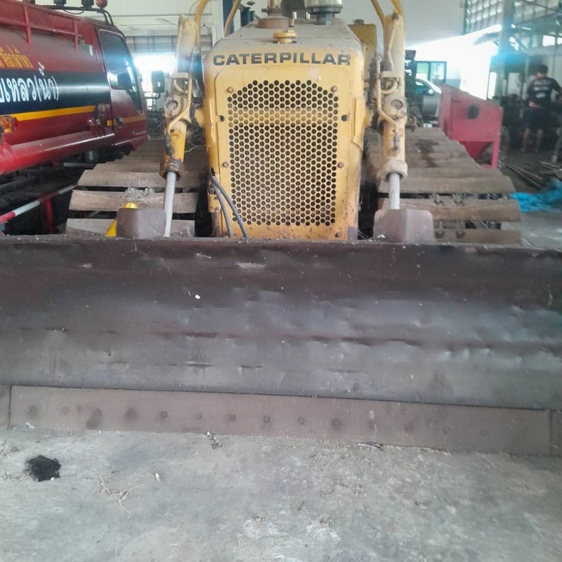 ขาย 275,000 รถแทรคเตอร์ CAT D 4 E แผ่นตีนเป็ด เครื่องดี เกียร์แรง ช่วงล่างดี รถพร้อมใช้งาน 