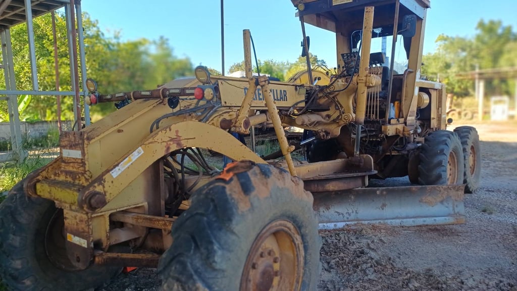 ขาย 1,250,000 รถเกรด CAT 140 G 5 MD 3576 ซีเรียลสูง  เล่มทะเบียน 