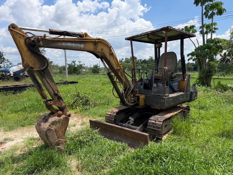 ขาย 99,000 KOMATSU  pc 30-6 เครื่องดี ปั้มดี เอวแน่น ช่วงล่างสวย