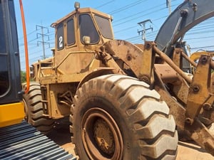 ขายถูก 380,000 รถตักล้อยาง  CAT 966C มี 2 คัน    รถตักล้อยาง CAT 966C เครื่องยนต์ CAT 3306