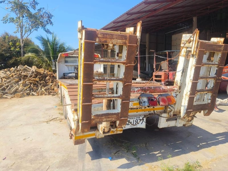 ขาย 185,000รถเทนเล่อร์ 12 ล้อ  ISUZU ใส่หัว HINO เครื่อง HINO EH 700- 168 แรง เพลาเดียว เครื่องเกียร์ HINO  ลงเล่มเรียบร้อย เอกสารทะเบียนขาด 1 ปี  