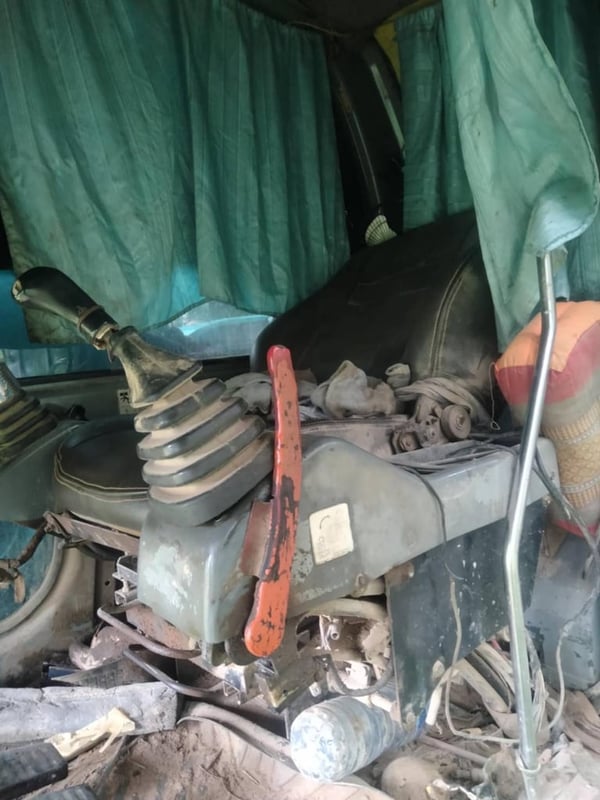 ขาย 295,000 KOBELCO sk 200-5 super ไฟฟ้าครบ เครื่องดี ปั้มแรง เอวแน่น ช่วงล่างดี 