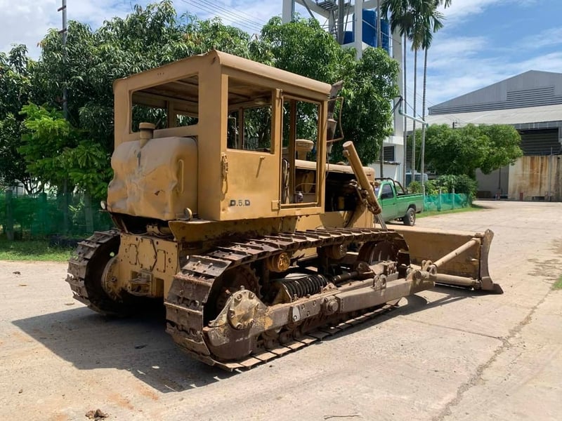 ขาย 235,000 รถแทรคเตอร์ CAT D 5 เล่มทะเบียน เครื่องดี เกียร์แรง ช่วงล่างสวย