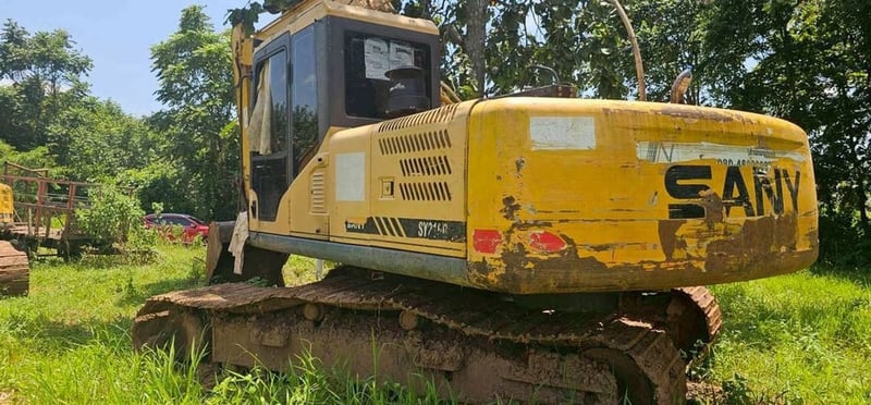 ขาย 395,000 SANY sy 215 C พร้อมใช้งานเอกสารเล่มทะเบียน 