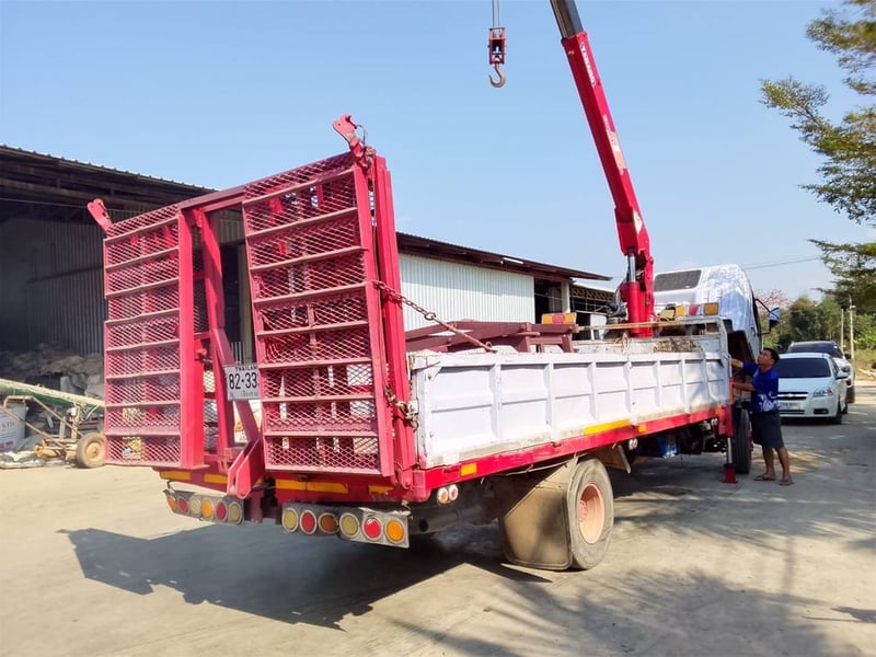 ขาย 395,000 รถ 6 ล้อติดเครน HINO FC3J 165 แรง ปี 40 รถเครื่องเกียร์ดี คัสซีสวย พร้อมใช้งาน ติดเครน TADANO 3ตันท้องวี มีบันไดท้ายขึ้นรถได้ 