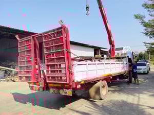 ขาย 395,000 รถ 6 ล้อติดเครน HINO FC3J 165 แรง ปี 40 รถเครื่องเกียร์ดี คัสซีสวย พร้อมใช้งาน ติดเครน TADANO 3ตันท้องวี มีบันไดท้ายขึ้นรถได้ 