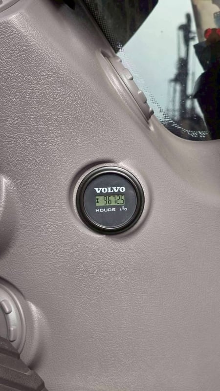 ขาย XXX,XXX VOLVO EC220DL เล่มทะเบียน ไฟฟ้าครบ เครื่องดี ปั้มแรง ช่วงล่างสวย 