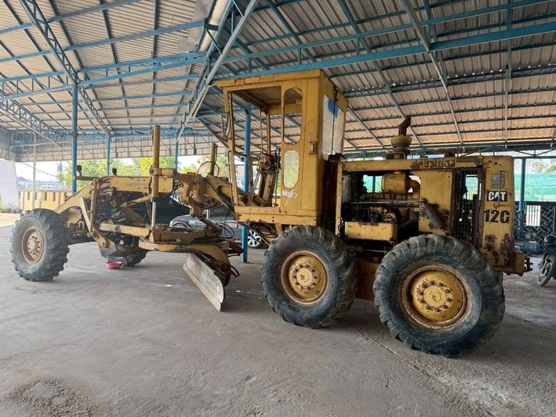 ขาย 580,000 รถเกรด CAT 12 G 61 M 6526 