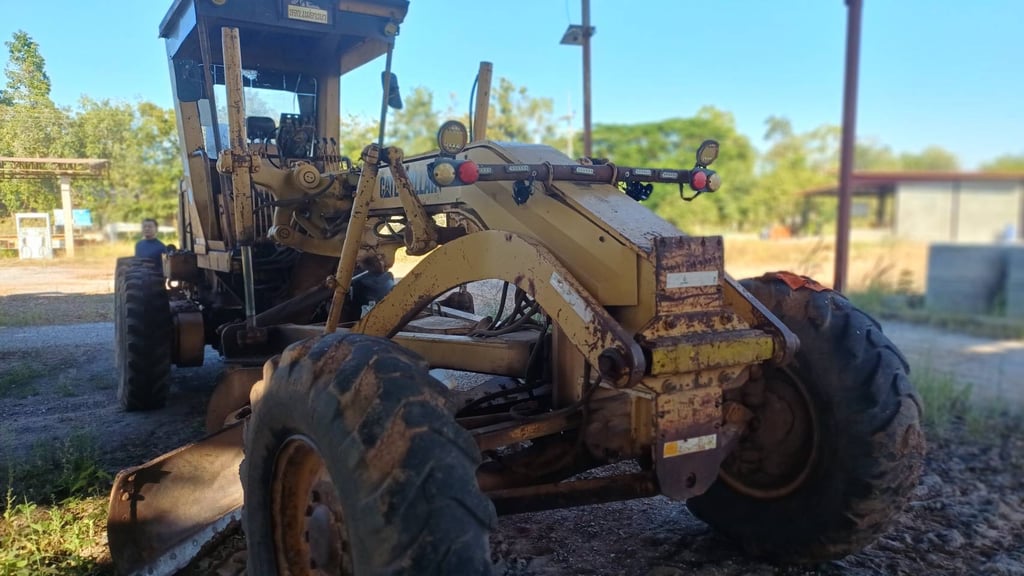 ขาย 1,250,000 รถเกรด CAT 140 G 5 MD 3576 ซีเรียลสูง  เล่มทะเบียน 