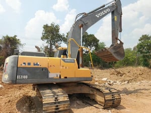 สวยราคาถูก ขวัญใจ VOLVO EC 210 D ไฟฟ้าครบ เครื่องดี ปั้มแรง เอวแน่น ช่วงล่างสวย เล่มทะเบียน รถสวยพร้อมใช้งาน 
