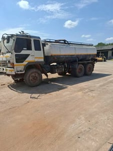 ขาย 425,000 รถ 10 ล้อบรรทุกน้ำ MITSUBISHI เครื่องดี ยางดี ครีชซีสวย ถัวน้ำสวย อุปกรณ์ดูด สเปรย์ 