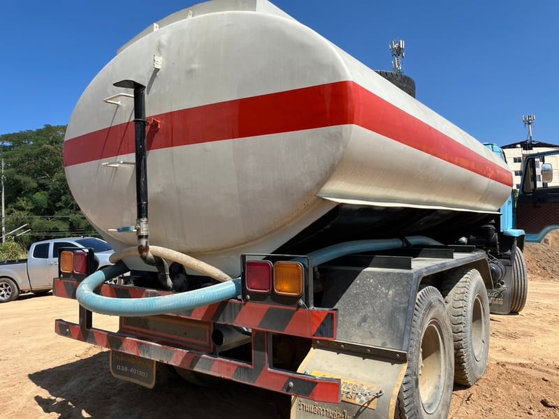 ขาย 550,000 รถ 10 ล้อ ISUZU ROCKY 210 ถังบรรจุ 14,000 ลิตร หัวบาง ยางดี ครัชซีสวย อุปกรณ์ปั้มดูด สเปร์น้ำ พร้อมใช้งาน เล่มทะเบียนพร้อมโอน