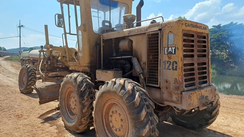 ขาย 550,000 รถเกรด CAT 12 G 61 M 6526 เครื่องดี เกียร์แรง ยางดี 