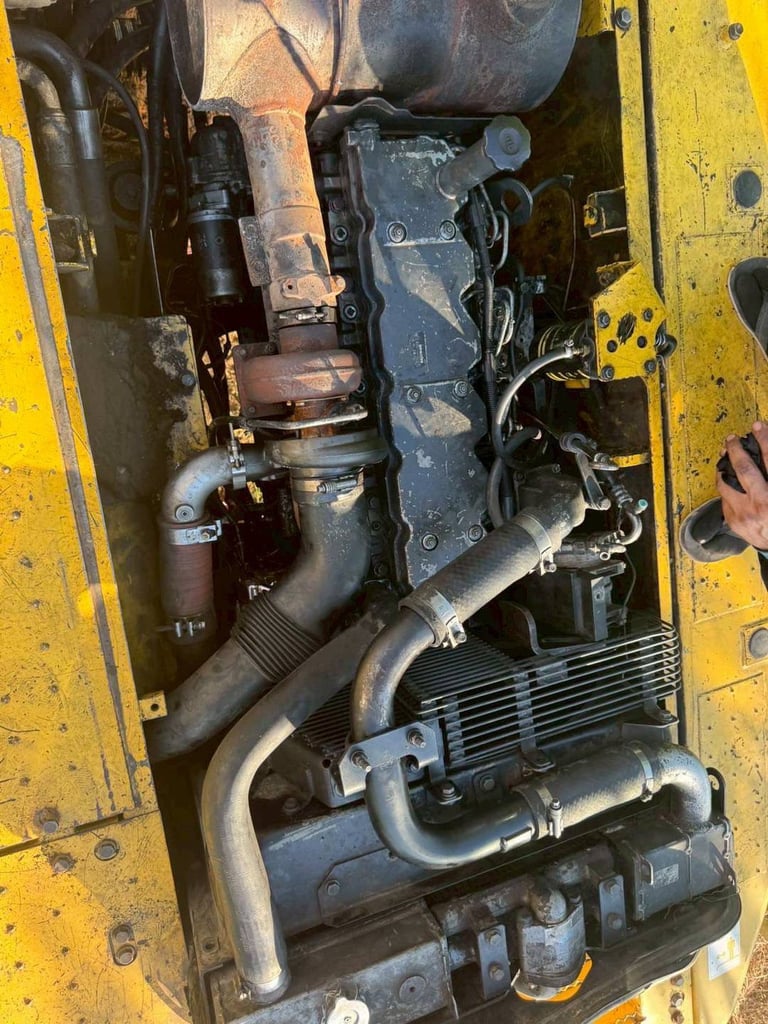 ขาย 450,000 KOMATSU pc 200-8 เล่มทะเบียนพร้อม ไฟฟ้าครบ เครื่องดี ปั้มแรง เอวแน่น ช่วงล่างเต็ม 