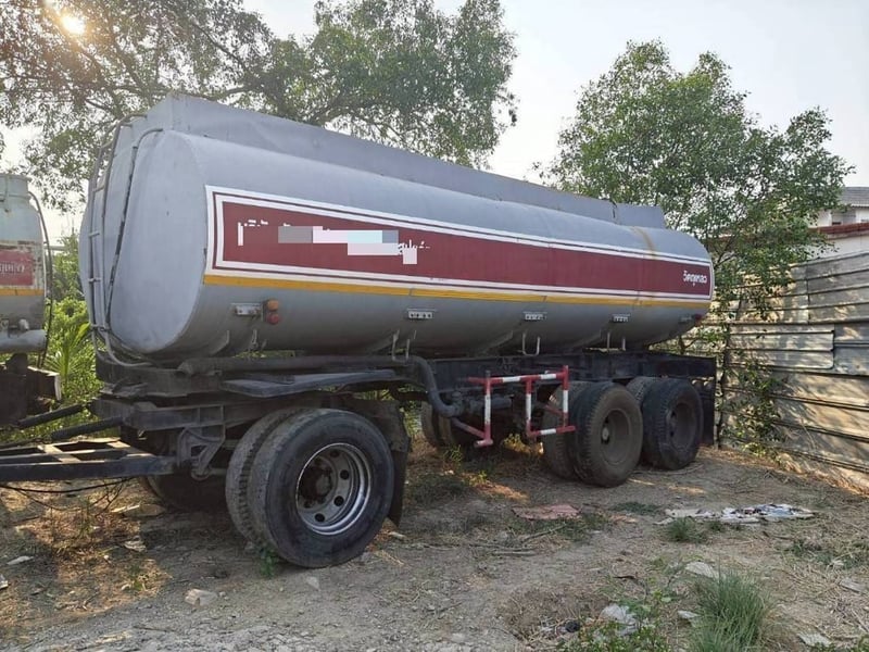 ขาย 129,000 ลูกพ่วงน้ำมันพืช 3 เพลา หรือเอาไปบรรทุกน้ำได้เลย ถังสวยมาก เอกสารเล่มทะเบียนพร้อมโอน 