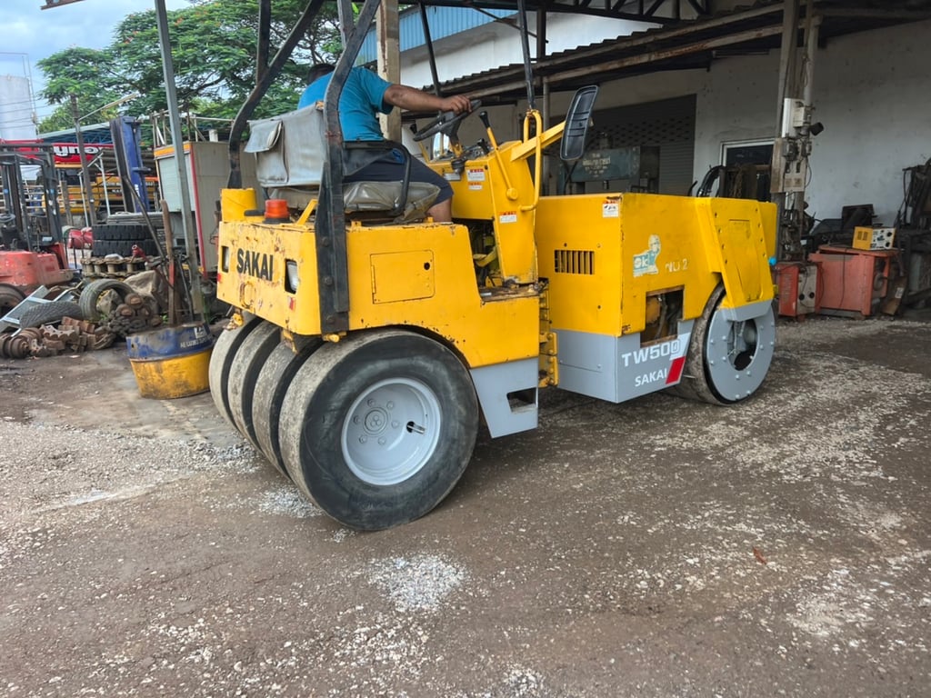 ขาย 235,000 SAKAI TW 500 สภาพเก่านอก ขนาด 5 ตัน ขาย 235,000 SAKAI TW 500 สภาพเก่านอก ขนาด 5 ตัน