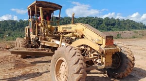 ขาย 680,000 รถเกรด CAT 140 G 4000 เครื่องดี เกียร์แรง ยางดี รถพร้อมใช้ 