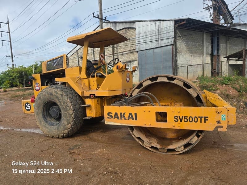 #ขายสวยถูก  650,000 รถบดยอดนิยม 10 ตัน SAKAI SV 500 TF 2 เพลา 2 เปลือก เรียบหุ้มหนาม เครื่องดี ปั้มสั่นแรง เอกสารเล่มทะเบียน