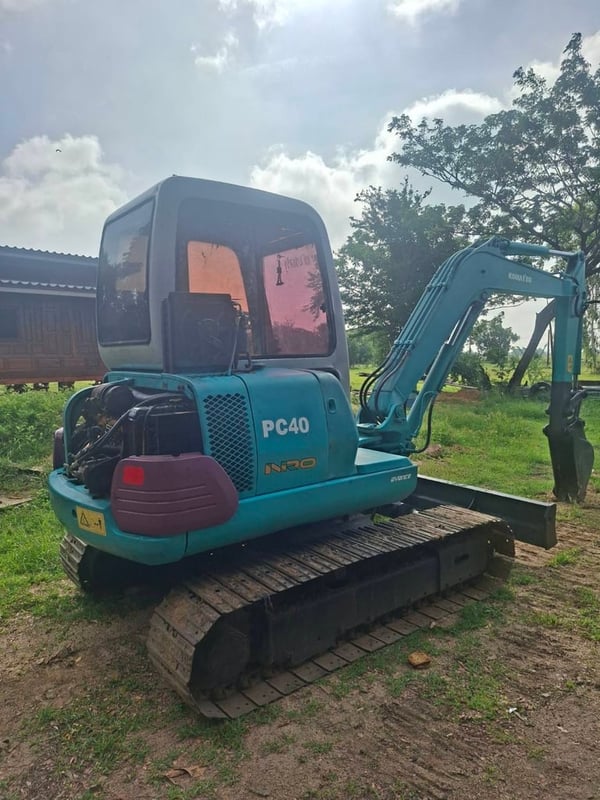 ขาย 265,000 KOMATSU pc 40-7 ปั้มนิ้วแรง เครื่องดี เอวแน่น ช่วงล่างเต็ม หัวเก๋งแอร์เย็น ขาย 265,000 KOMATSU pc 40-7 ปั้มนิ้วแรง เครื่องดี เอวแน่น ช่วงล่างเต็ม หัวเก๋งแอร์เย็น