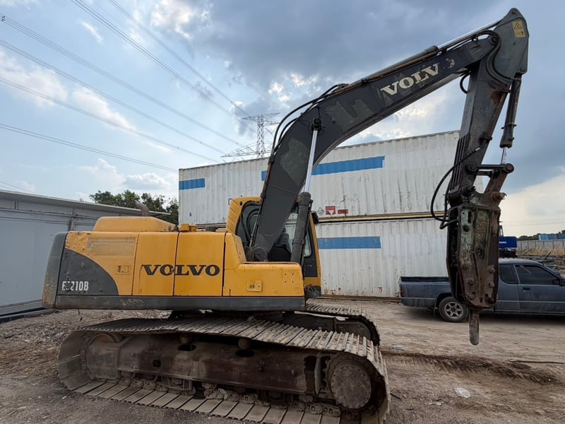 ขาย 650,000 รถแบคโฮติดหัวเจาะ VOLVO EC210B PRIME เล่มทะเบียน พร้อมหัวเจาะ ไฟฟ้าครบ เครื่องดี ปั้มแรง เอวดีช่วงล่างสวย สภาพพร้อมใช้งาน จดทะเบียนปี 63 