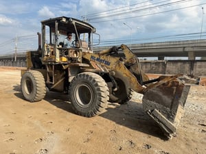 ขาย 265,000 รถตักล้อยาง KOMATSU WA 200-1 เครื่องดี ปั้มยกแรง เกียร์แรง เอวแน่น ยางสวย 