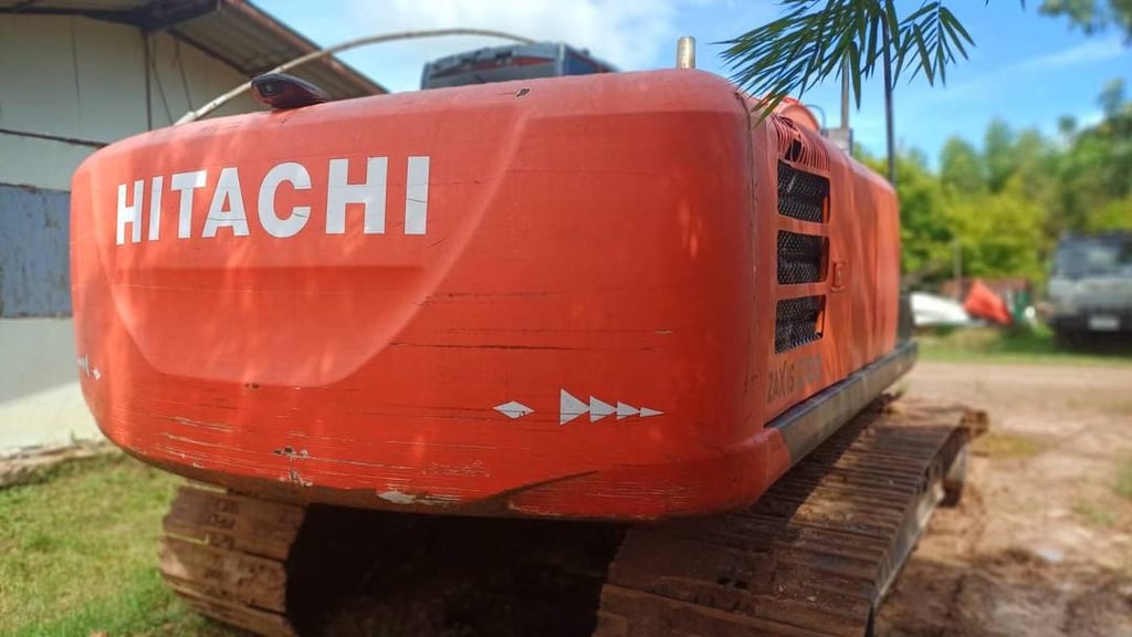 ขาย 750,000 บาท  HITACHI ZX200-5G  รถสวยพร้อมใช้งาน 
