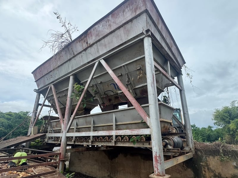 ขาย 270,000 บาท แพล้นผสมคอนกรีตหรือแพล้นปูน ครึ่งคิว  อุปกรณ์ครบ