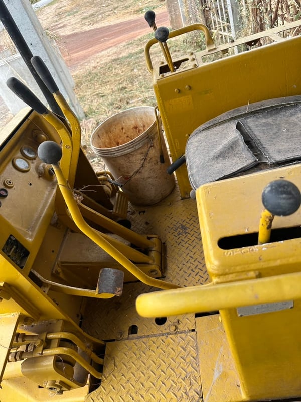 ขาย 85,000 รถแทรคเตอร์ KOMATSU D20P-5 สไลว์ 6 ทิศทาง เครื่องดี ช่วงล่างแน่น 