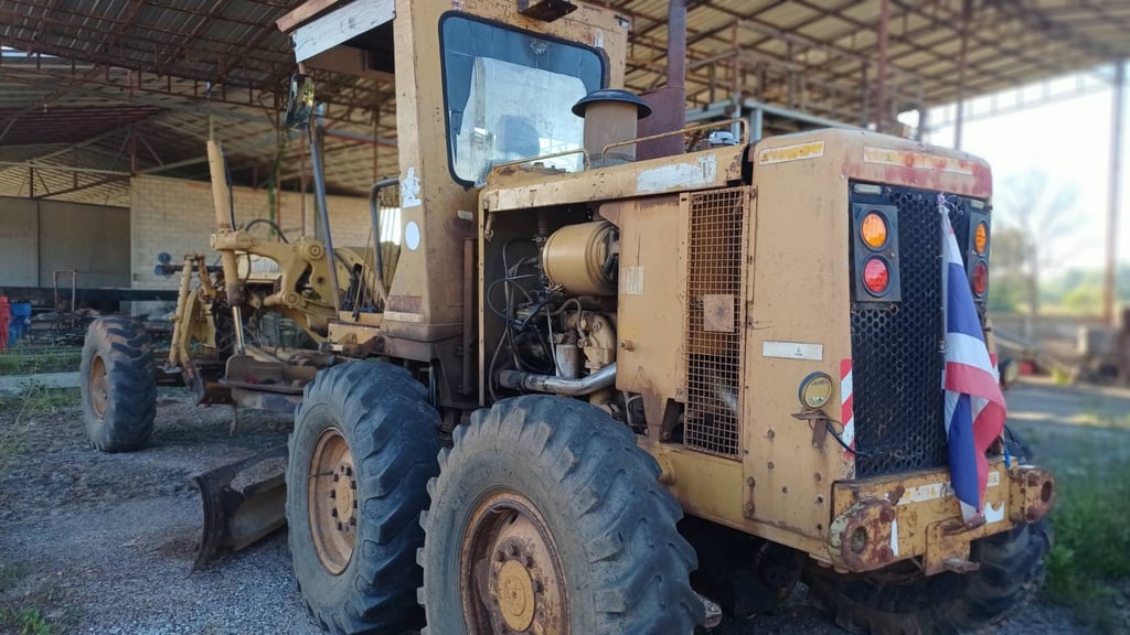 ขาย 1,250,000 รถเกรด CAT 140 G 5 MD 3576 ซีเรียลสูง  เล่มทะเบียน 