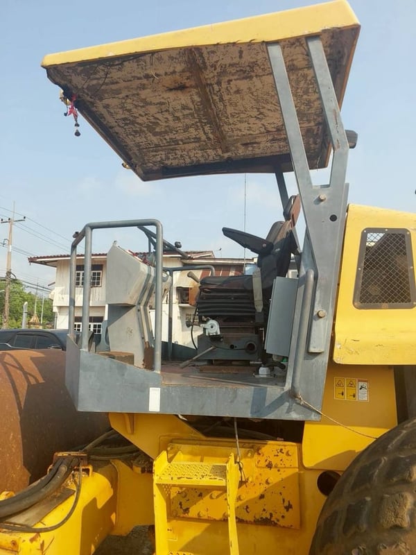 ขาย 495,000 รถบด 10 ตัน LIUGONG 610H เครื่องดี ปั้มสั่นสะเทือนแรง เอวแน่น ยางดี  2 เปลือก 2 เพลา หนามหุ้มเรียบ รถพร้อมใช้งาน เอกสารแจ้งจำหน่าย 