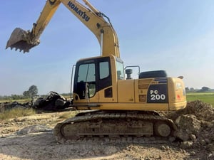 ขาย 790,000 KOMATSU  pc 200-8 mo จอเหลือง กล้องหลัง ไฟฟ้าครบ เครื่องดี ปั้มแรง เอวแน่น ช่วงล่างสวย เอกสารแจ้งจำหน่าย รถพร้อมใช้งาน สนใจติดต่อได้ครับ 090-772-3710 090-772-3708