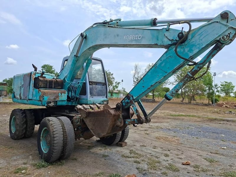 ขาย 295,000 KOBELCO SK100w เครื่องดี ปั๊มดี เอวแน่น สีไม่สวย รถพร้อมใช้งาน เอกสารเล่มทะเบียน ขาย 295,000 KOBELCO SK100w เครื่องดี ปั๊มดี เอวแน่น สีไม่สวย รถพร้อมใช้งาน เอกสารเล่มทะเบียน