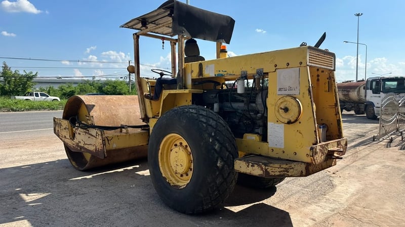ขาย 350,000 รถบด เล่มทะเบียน BOMAG BW 212 D-2 เครื่องดี ปั้มสั่นแรง