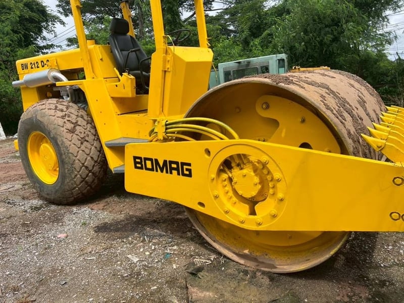 ขาย 450,000 BOMAG BW 212 D 2 เล่มทะเบียน ตรวจเช็คเรียบร้อย