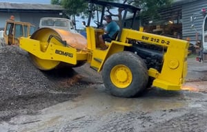 #ขายถูกพร้อมใช้ 390,000 BOMAG BW 212 D 2 เล่มทะเบียน