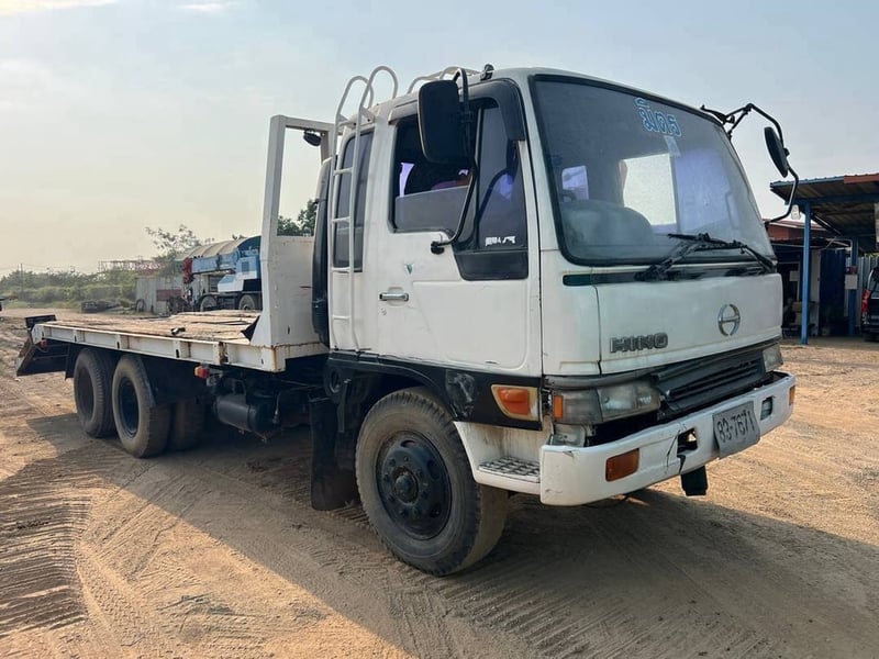 ขาย 245,000 HINO FL 187 เครื่อง HO7D-195 แรง สิบล้อเทนเลอหางปลา เหล็ก H บีมร้อยคาน แข็งแรง ขึ้นรถขนาด 200 ได้เลย หัวบาง ยางดี ครัชซีสวย เพลาเดียว 