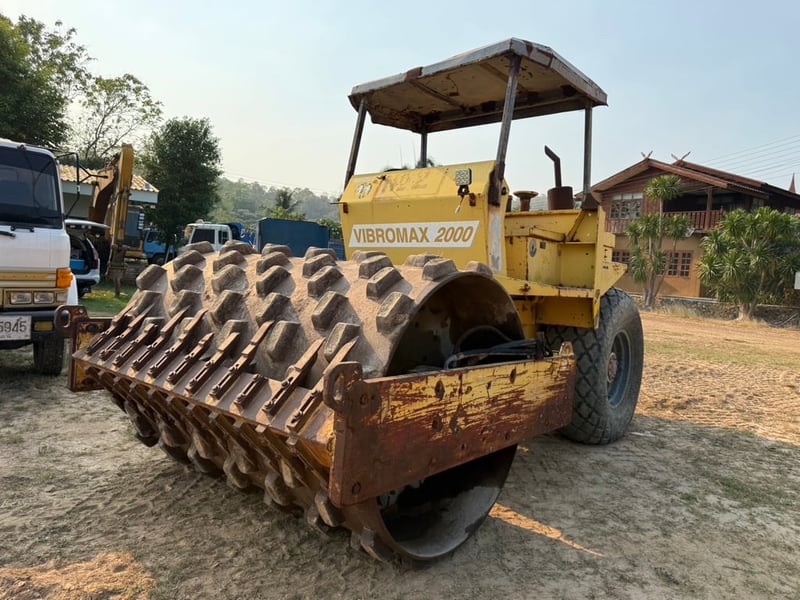 ขาย 275,000 บดสั่นสะเทือน 10 ตัน  วายโบแมค 2000 W1102 D  2 เพลา เปลือกหนาม 