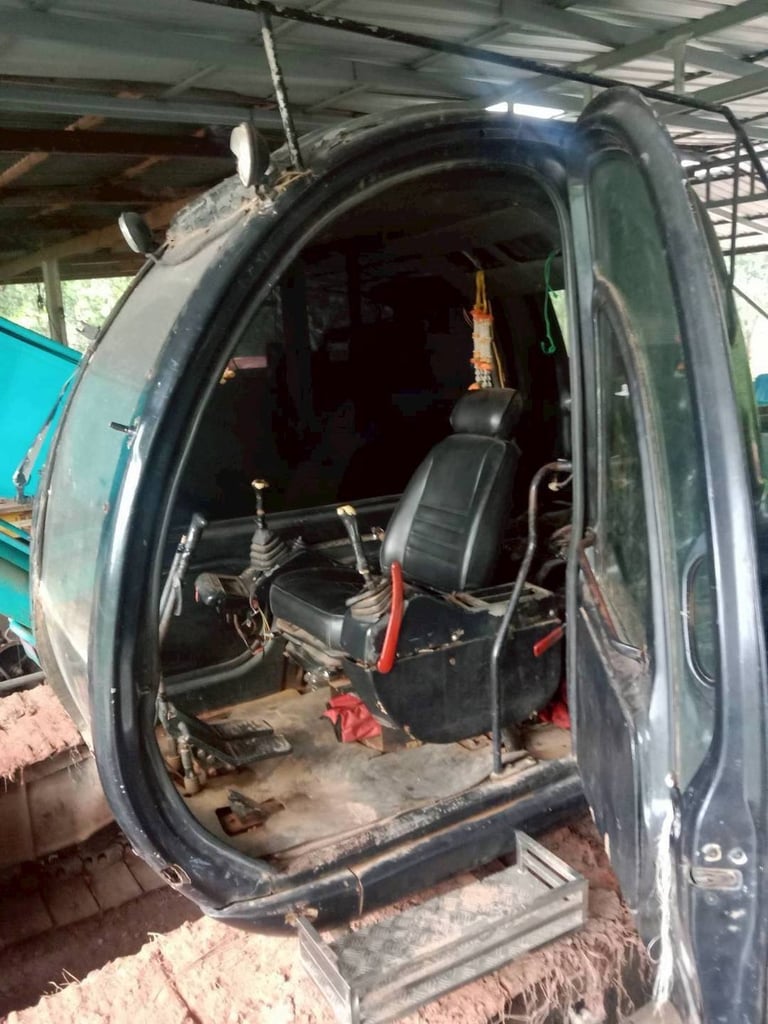 ขาย 395,000 KOBELCO SK200-5 SUPER ไฟฟ้าครบ เครื่องดี ปั้มแรง โซ่หนา เล่มทะเบียน แอร์หนาว ขาย 395,000 KOBELCO SK200-5 SUPER ไฟฟ้าครบ เครื่องดี ปั้มแรง โซ่หนา เล่มทะเบียน แอร์หนาว