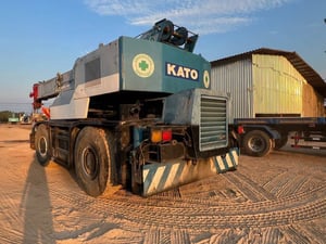 ขาย 550,000 รถเครน 4 ล้อ 25 ตัน KATO  เล่มทะเบียน เครื่องดี ปอกเครนสวย ยางดี เอกสารพร้อมโอน 