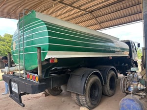 ขาย 550,000 รถ 10 ล้อ บรรทุกน้ำ เพลาเดียว HINO FM1 M หัวบาง ยางดี ครีชซีสวย อุปกรณ์ดูดน้ำ สเปรย์หลัง ขาย 550,000 รถ 10 ล้อ บรรทุกน้ำ เพลาเดียว HINO FM1 M หัวบาง ยางดี ครีชซีสวย อุปกรณ์ดูดน้ำ สเปรย์หลัง